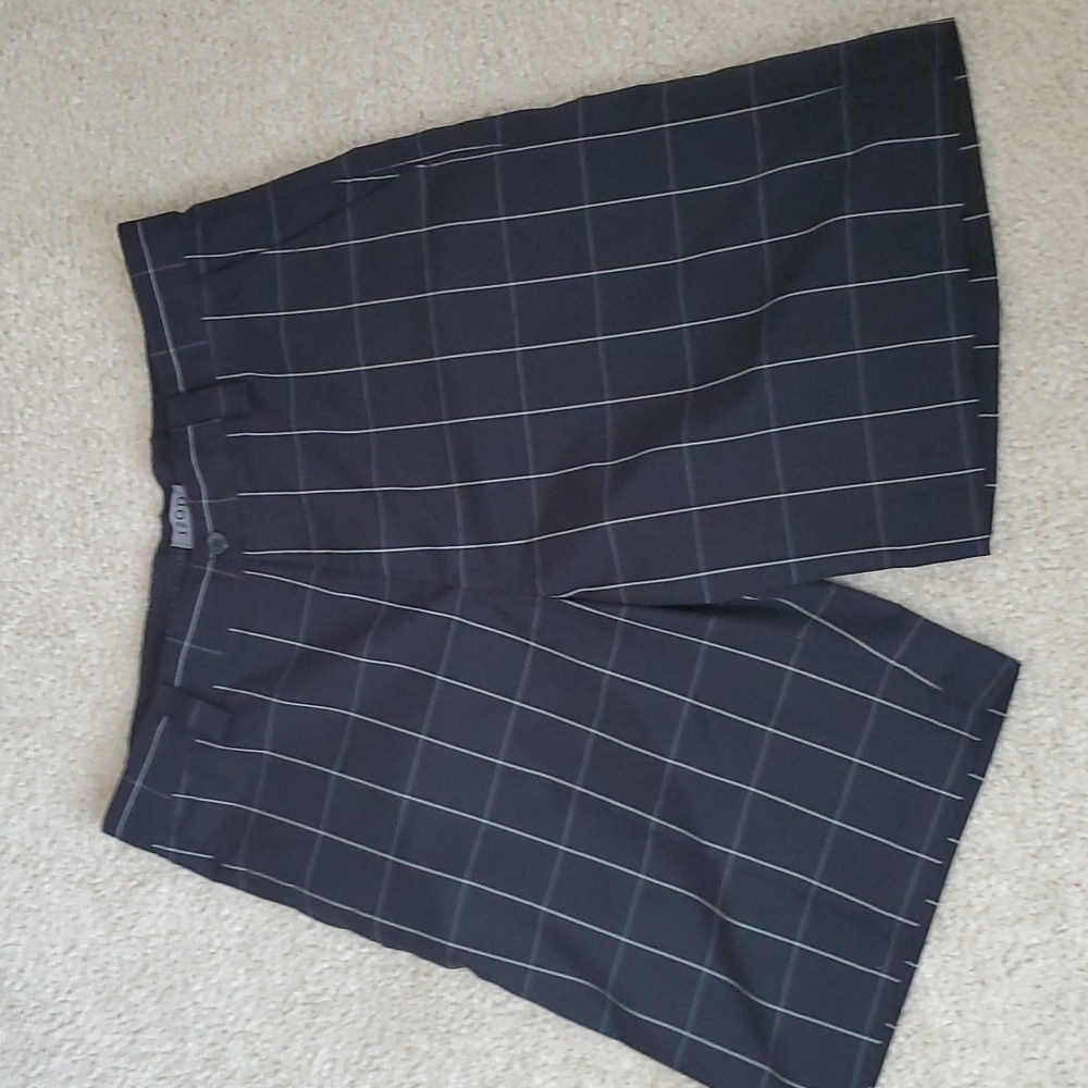 Izod Golf short.
